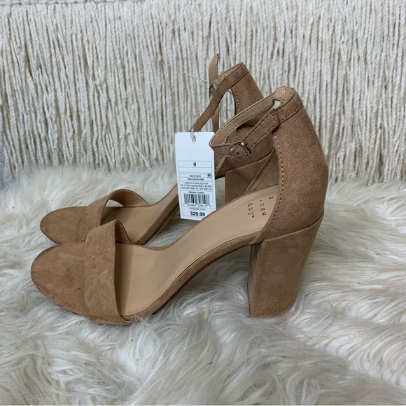 A New Day Nude Block Sandals - Picture 4 of 9